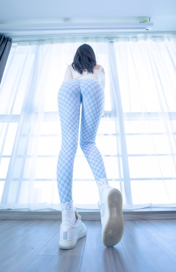 神楽坂真冬 –NO.95 蓝白格[75P/172MB]