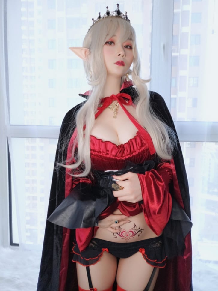 白银81 –NO.010 皇家吸血鬼[50P/8V/524MB]