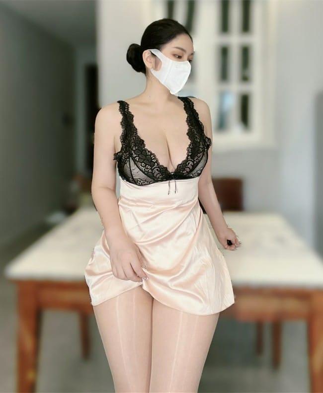 [微密圈]120斤的小王同学 –桌底的西红柿[70P1V-279MB]