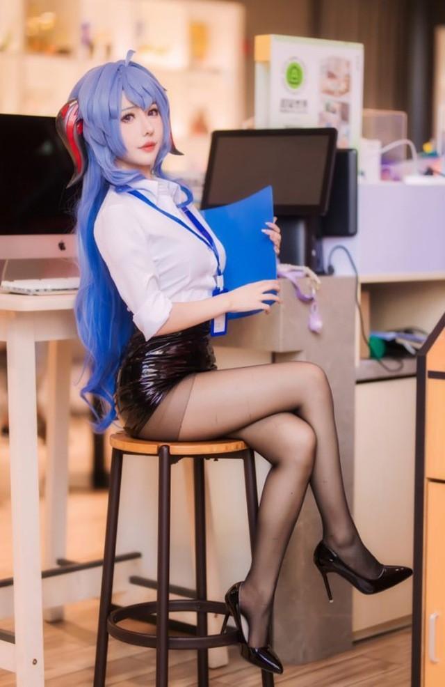 仙女月 – NO.18 原神 甘雨[34P-240MB]